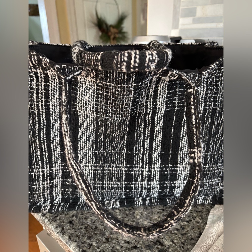 H&M white and black tote